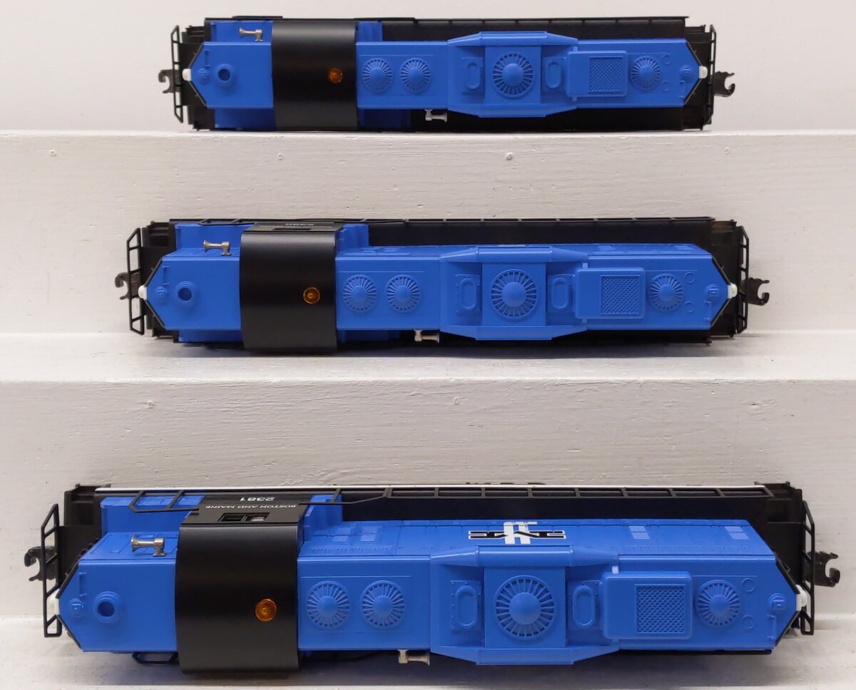 Lionel 6-11843 O Gauge Boston & Maine Diesel Lash-up Set #2380, 2381, 2389 EX/Box