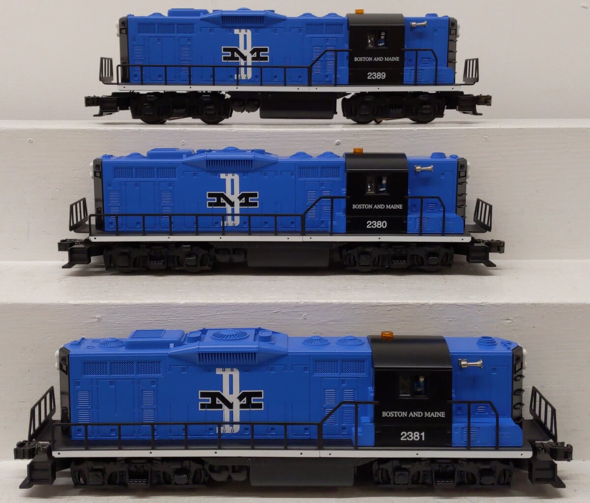 Lionel 6-11843 O Gauge Boston & Maine Diesel Lash-up Set #2380, 2381, 2389 EX/Box