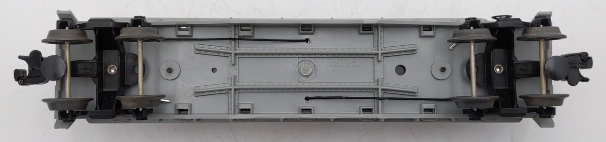 Lionel 6-16907 O Gauge Flatcar with 3 Farm Tractors EX/Box