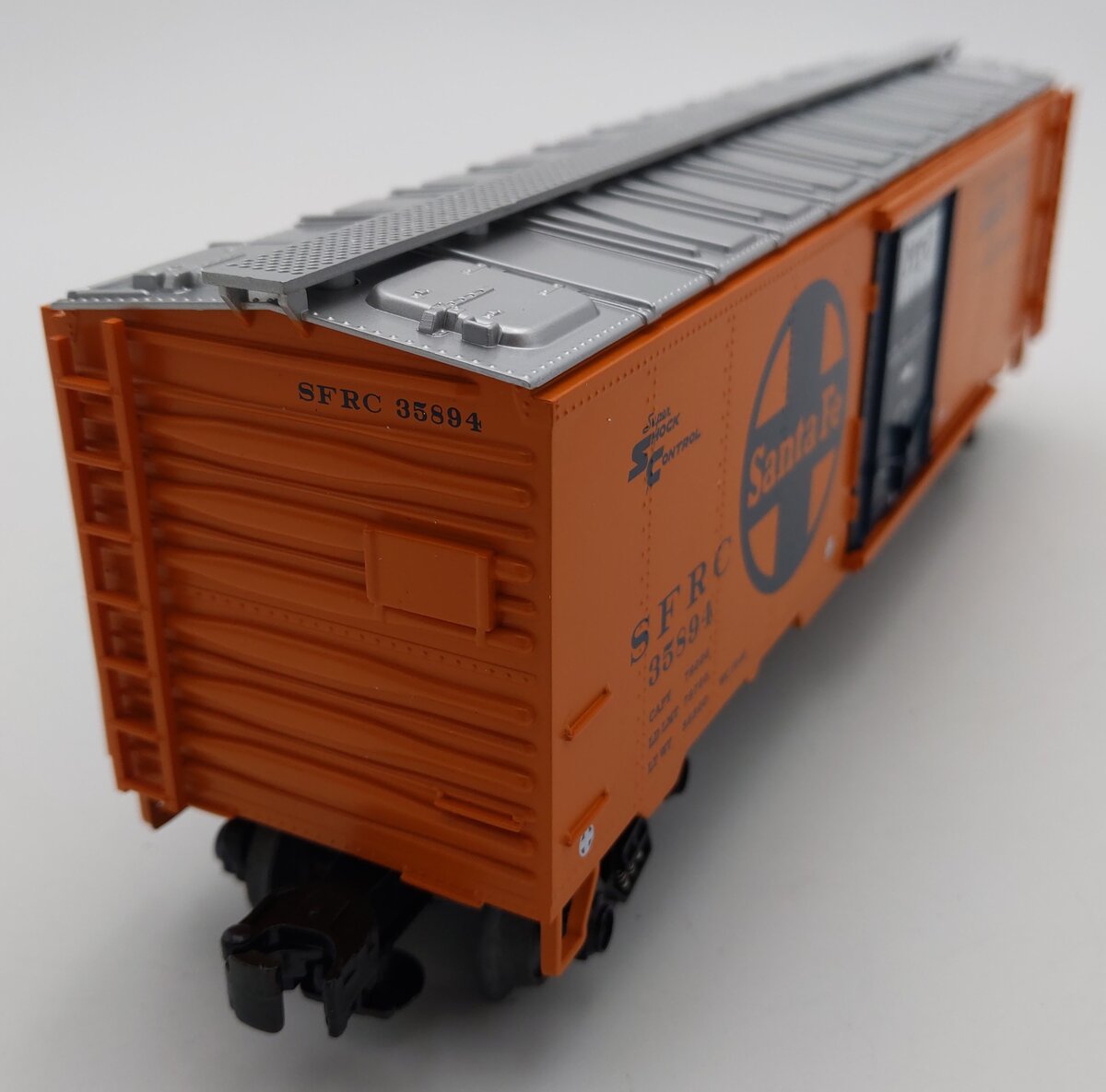 MTH 20-94022 O Gauge Santa Fe Operating Reefer Car #35894 w/ Unloading Ramp LN/Box