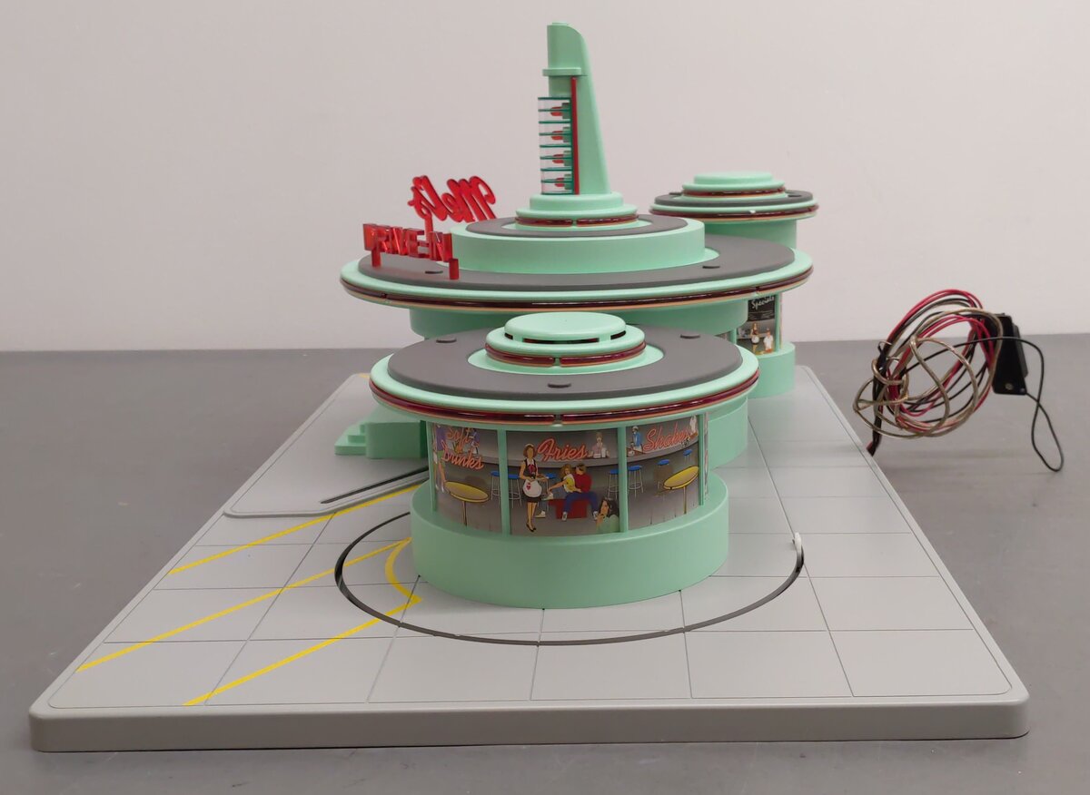MTH 30-9105 O Mel's Operating Drive-In Restaurant EX/Box