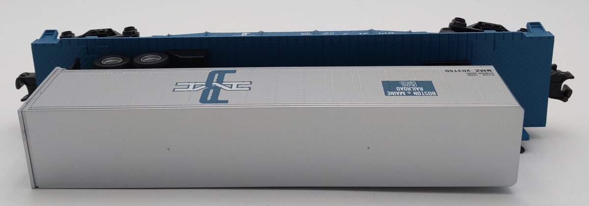 MTH 30-7684 Boston & Maine Flatcar w/B&M Trailer #5225 LN/Box