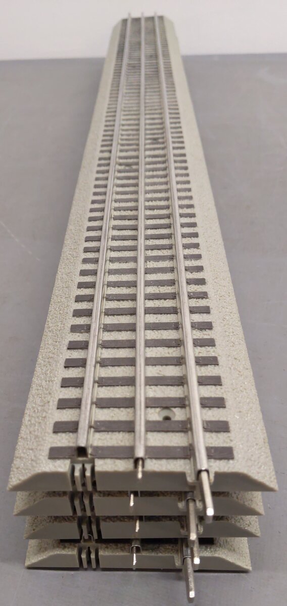 Lionel 6-12042 FasTrack 30" Straight Track (8) EX
