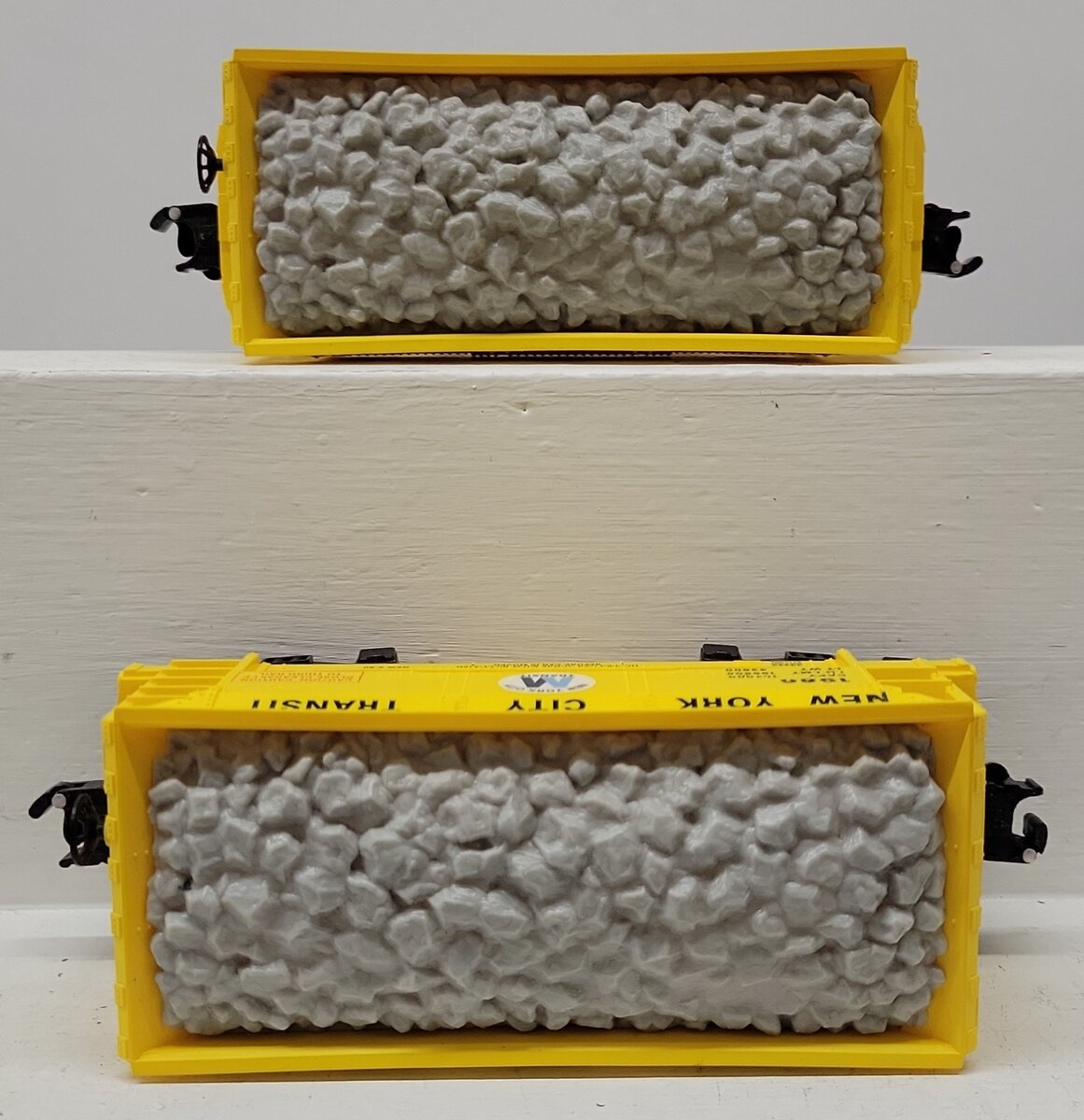Lionel O Gauge New York City Transit Hopper Ore Cars: 1986 and 1984 [2] LN