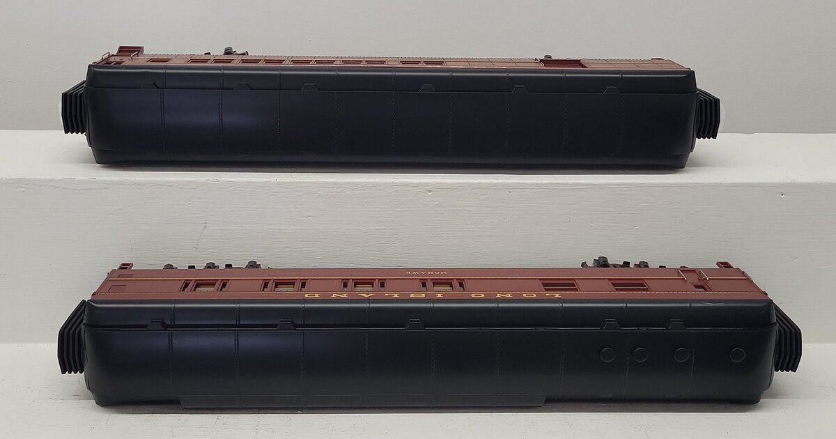 MTH 30-69262 O Long Island 60's Madison Passenger Combine/Diner Cars(Set of 2) LN/Box