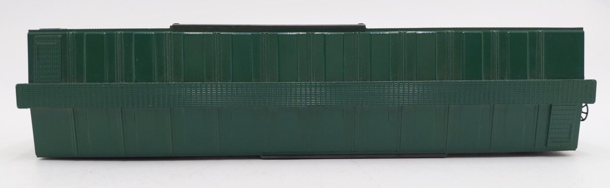 KMT 42 O Gauge Maine Central Boxcar #8401 LN