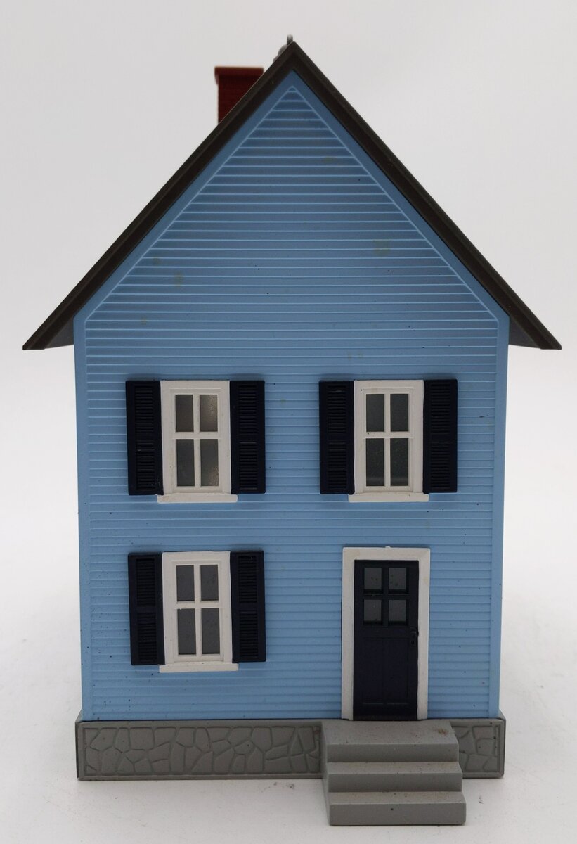 MTH 30-90065 O Gauge 2-Story Blue Row House w/Porch & Dark Blue Shutters EX