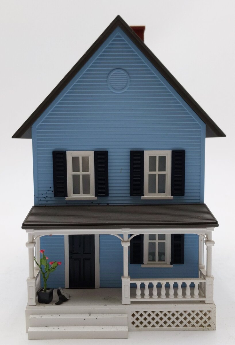 MTH 30-90065 O Gauge 2-Story Blue Row House w/Porch & Dark Blue Shutters EX