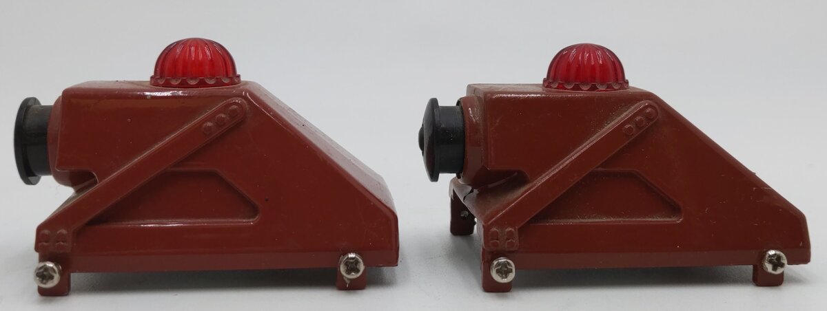 Lionel 6-62283 O and 0-27 Scale Diecast Metal Illuminated Bumpers (Box of 2) EX/Box