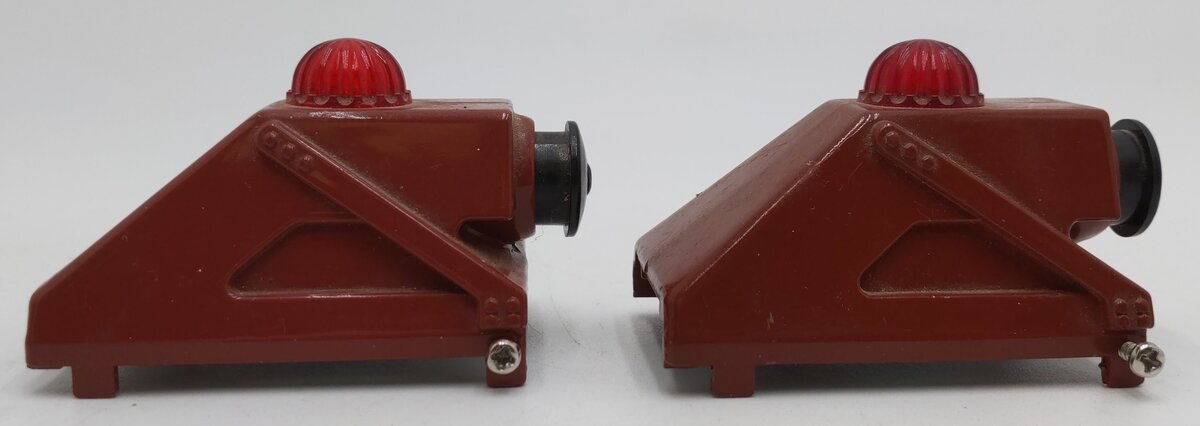 Lionel 6-62283 O and 0-27 Scale Diecast Metal Illuminated Bumpers (Box of 2) EX/Box
