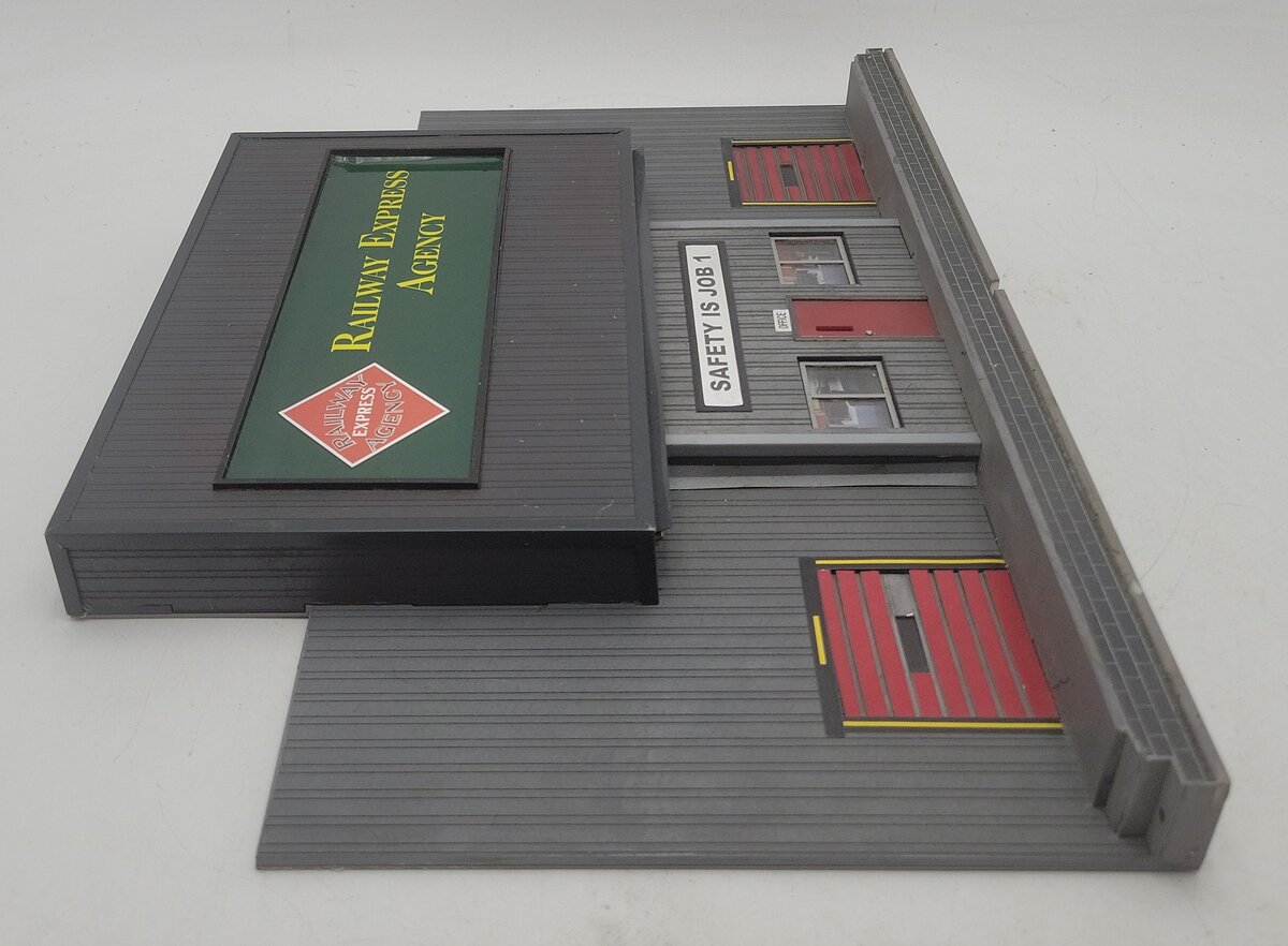 Menards 279-5370 O Gauge Warehouse Background Building EX/Box
