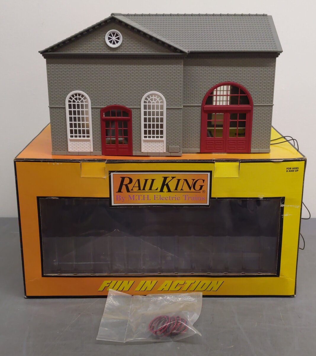 MTH 30-90007 O Gauge Assembled Public Works Building EX/Box