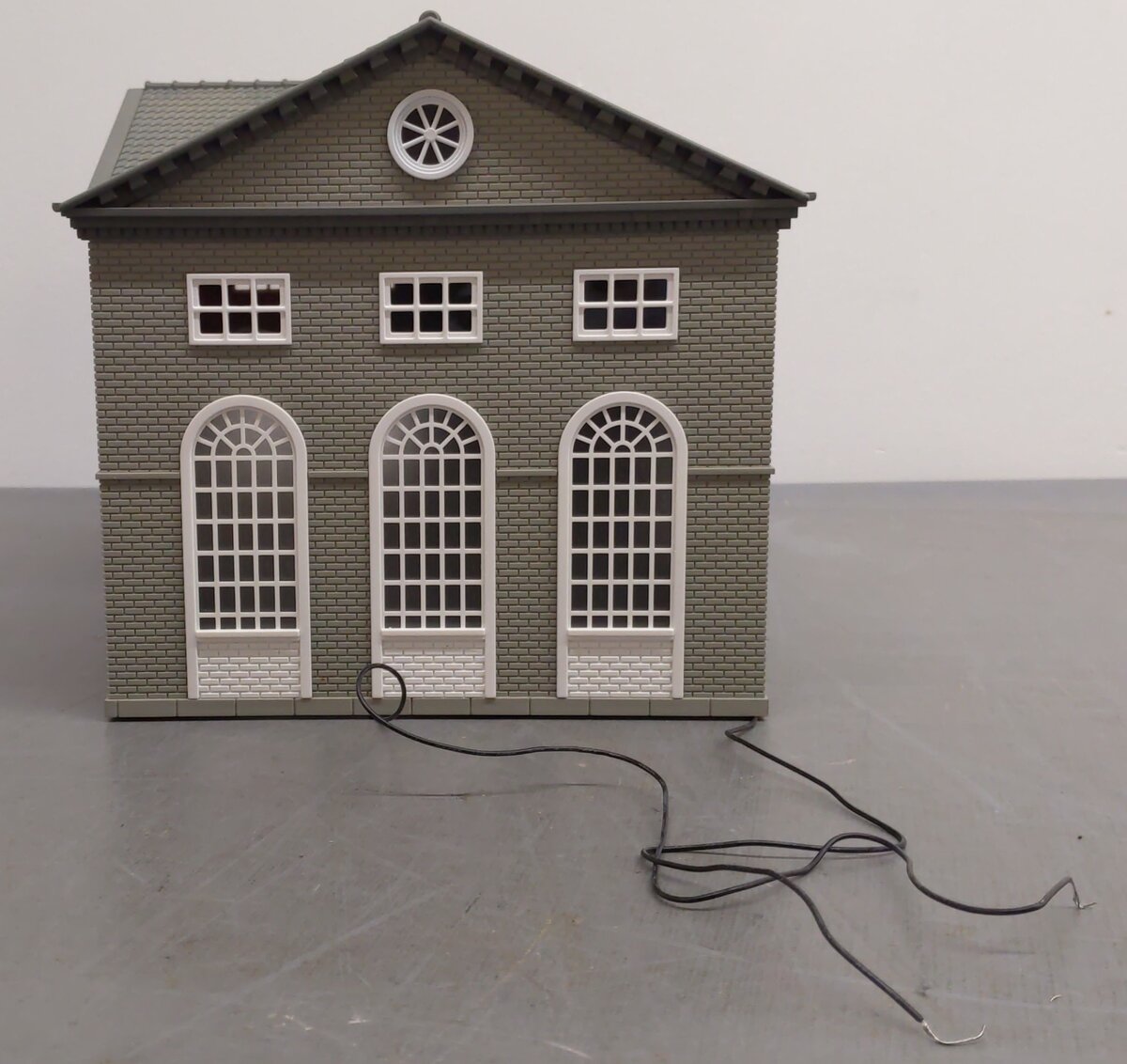 MTH 30-90007 O Gauge Assembled Public Works Building EX/Box