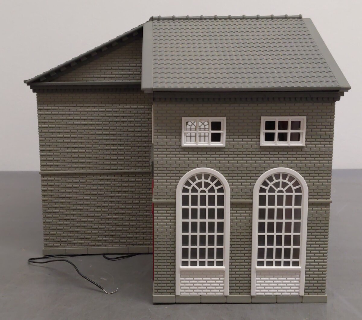 MTH 30-90007 O Gauge Assembled Public Works Building EX/Box