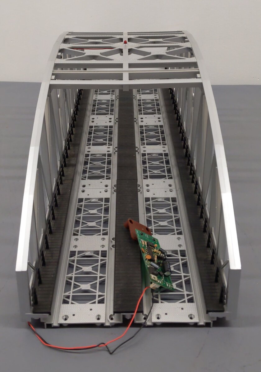 MTH 40-1107 O Gauge 2-Track Silver Steel Arch Bridge LN/Box
