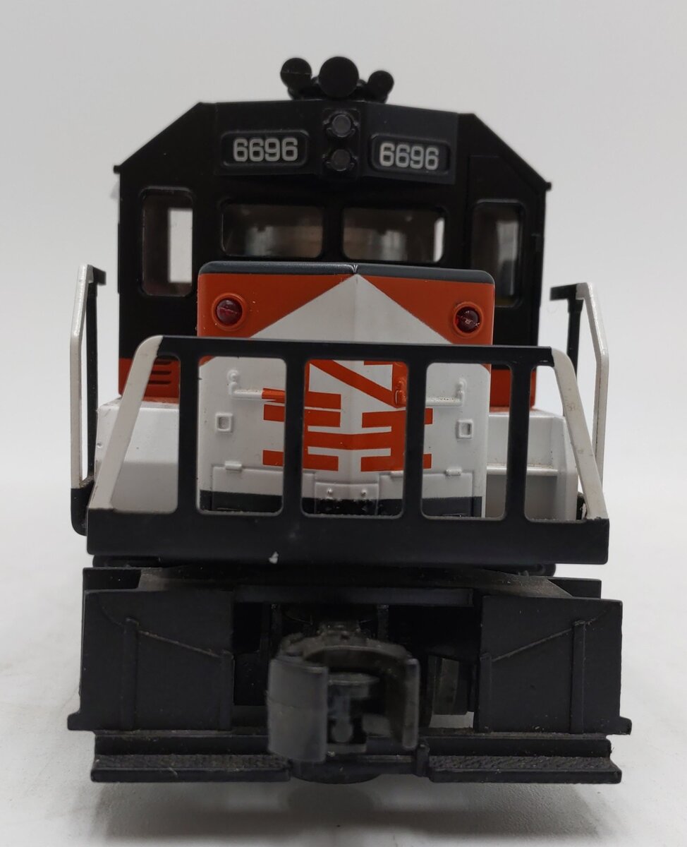 Williams GP38-100 O Scale New Haven GP-38 Powered Diesel w/ True Blast Horn EX/Box