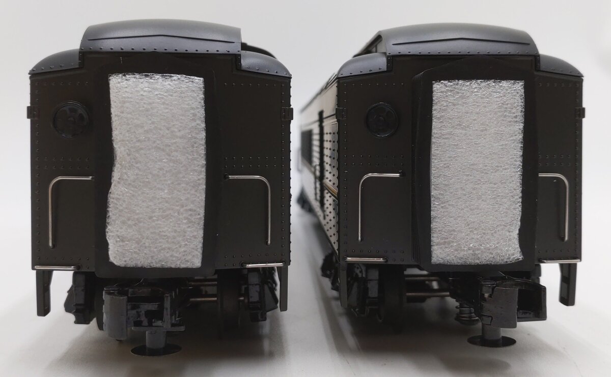 MTH 30-69156 O New York Central RailKing 60' Madison Combo/Diner (Set of 2) LN/Box