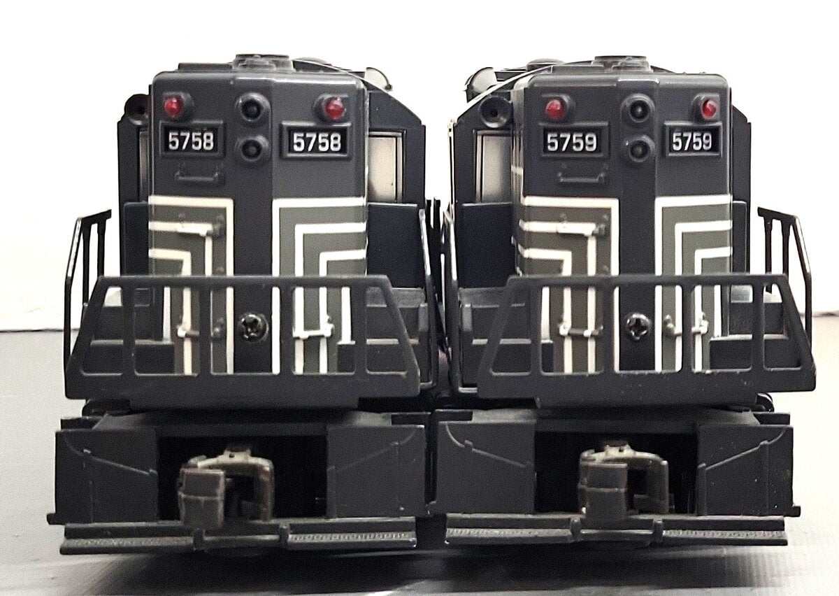 Williams 472077 O Gauge New York Central GP-9 AA Diesel Set W/Sound EX