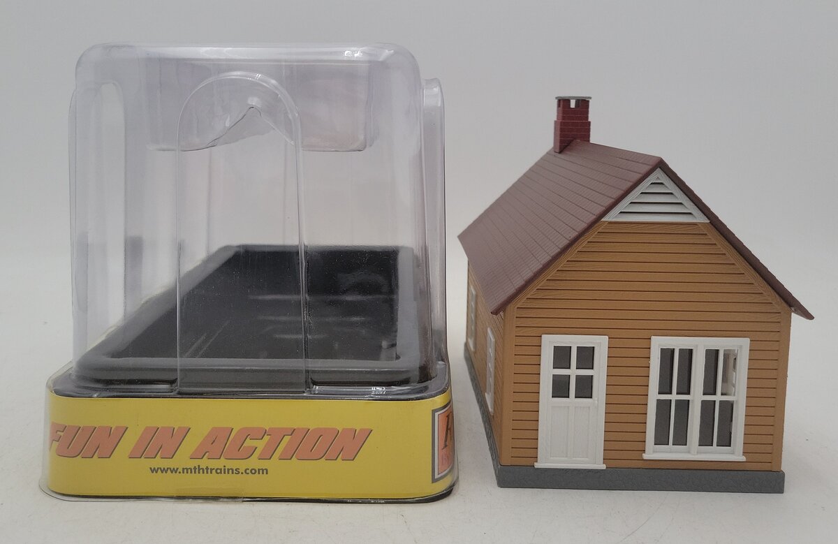 MTH 30-90008 O Gauge Mustard & Red Work House #1 EX/Box