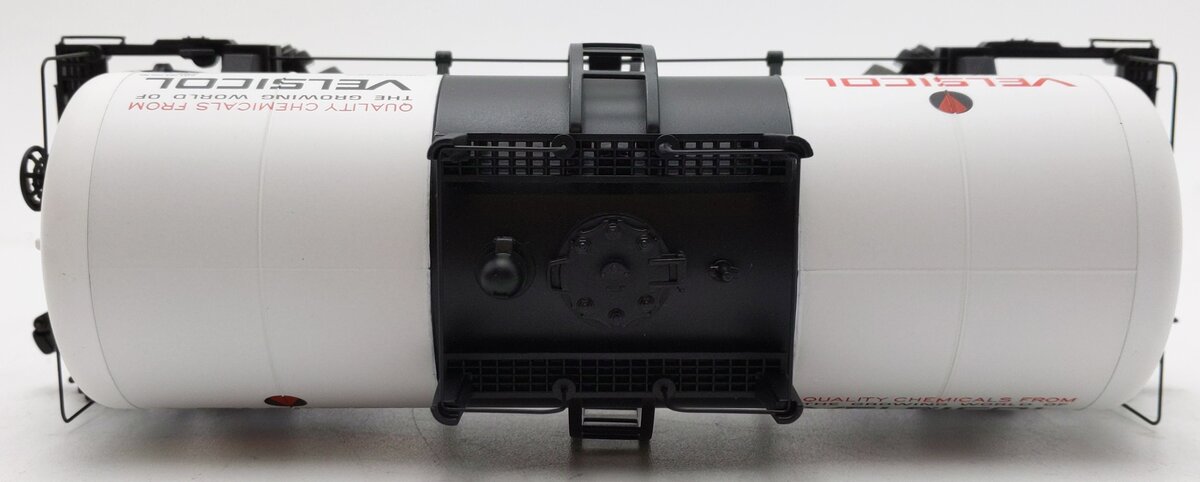 MTH 20-96215 O Gauge Velsicol 8000 Gallon Tank Car #10002 LN/Box