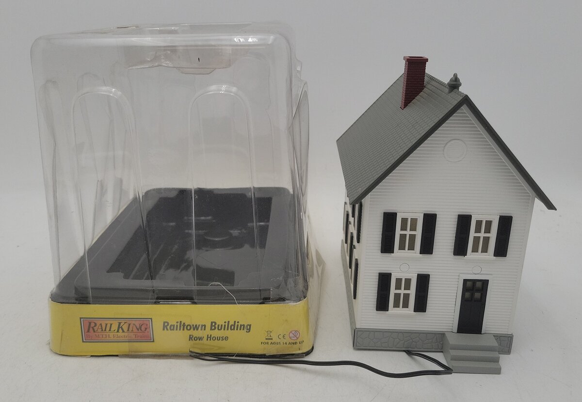 MTH 30-90338 O Gauge Row House #1 White w/ Black Shutters LN/Box