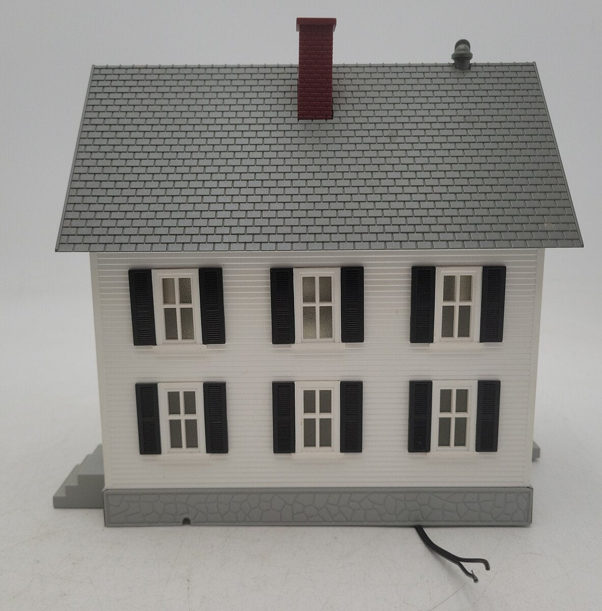 MTH 30-90338 O Gauge Row House #1 White w/ Black Shutters LN/Box