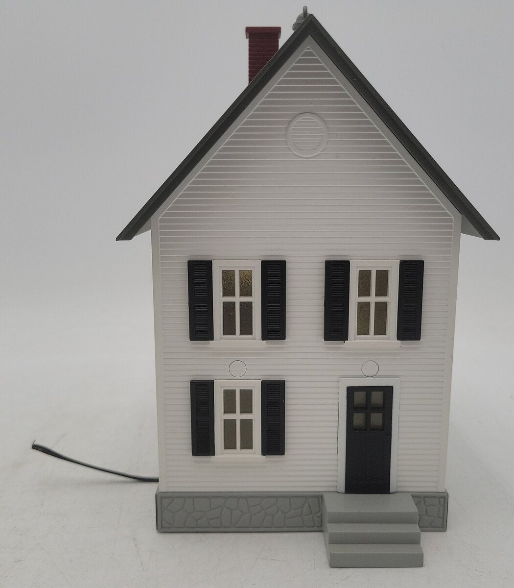 MTH 30-90338 O Gauge Row House #1 White w/ Black Shutters LN/Box