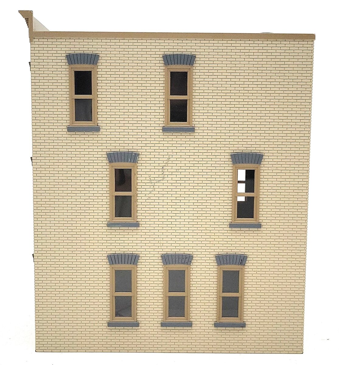 MTH 30-9079 O 3-Story Tan Town House with Dark Tan Trim EX