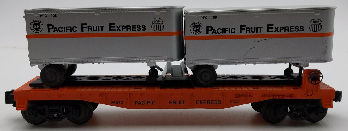 Lionel 6-26022 O Gauge Pacific Fruit Express Flatcar w/2 Trailers EX