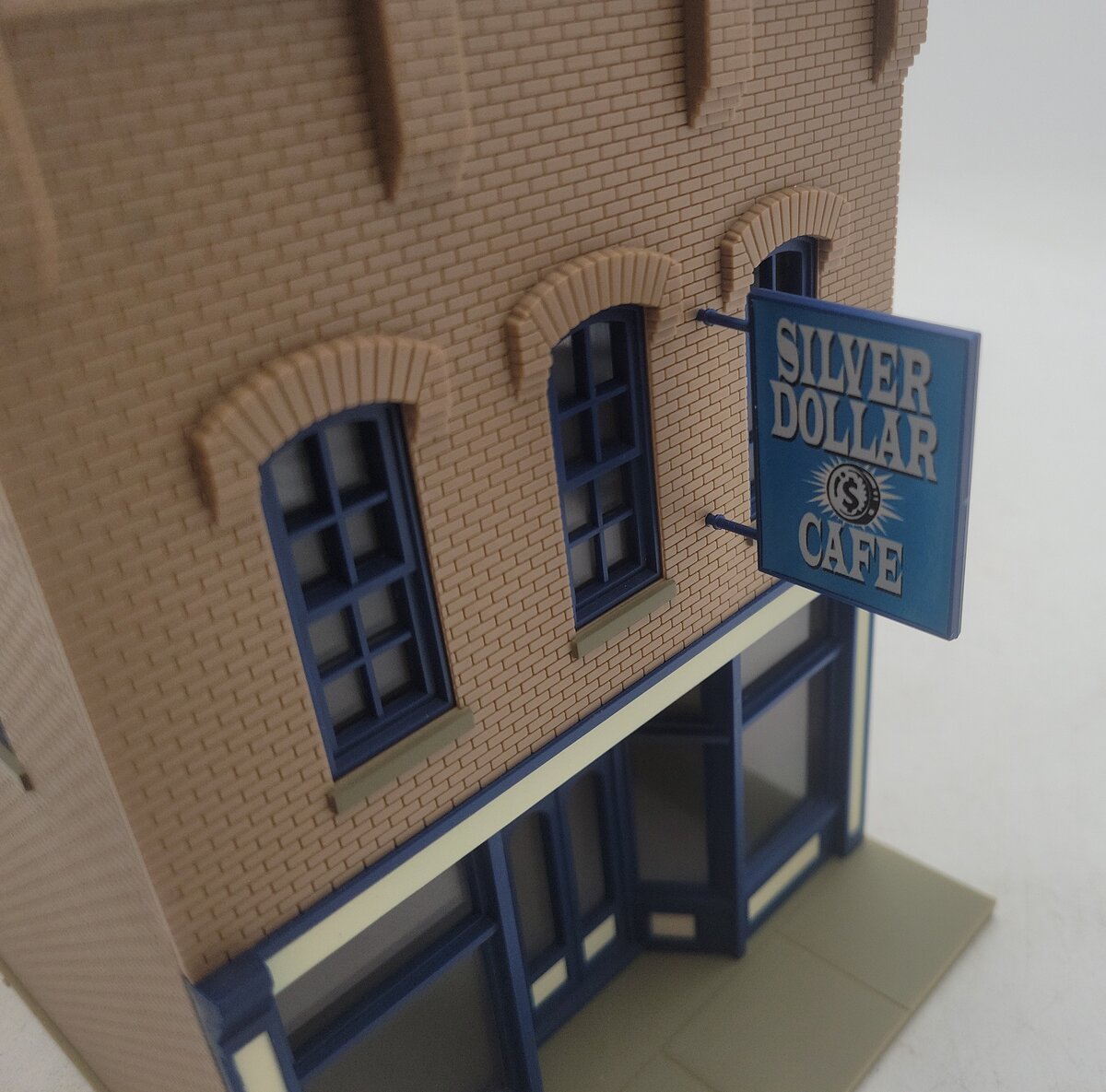 Walthers 933-2712 O/O-27 Built-Ups Silver Dollar Café EX/Box