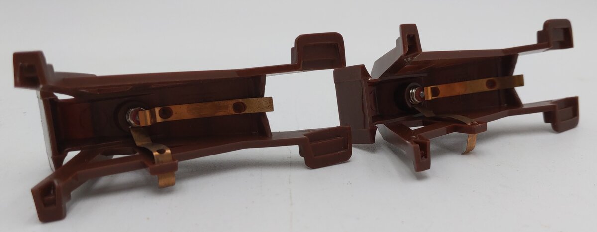 Lionel 6-12715 O and O27 Gauge Illuminated Plastic Bumpers (Set of 2) LN/Box