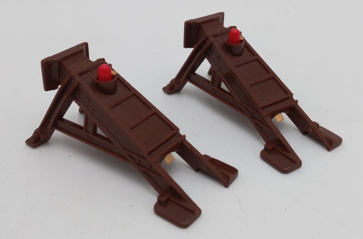 Lionel 6-12715 O and O27 Gauge Illuminated Plastic Bumpers (Set of 2) LN/Box