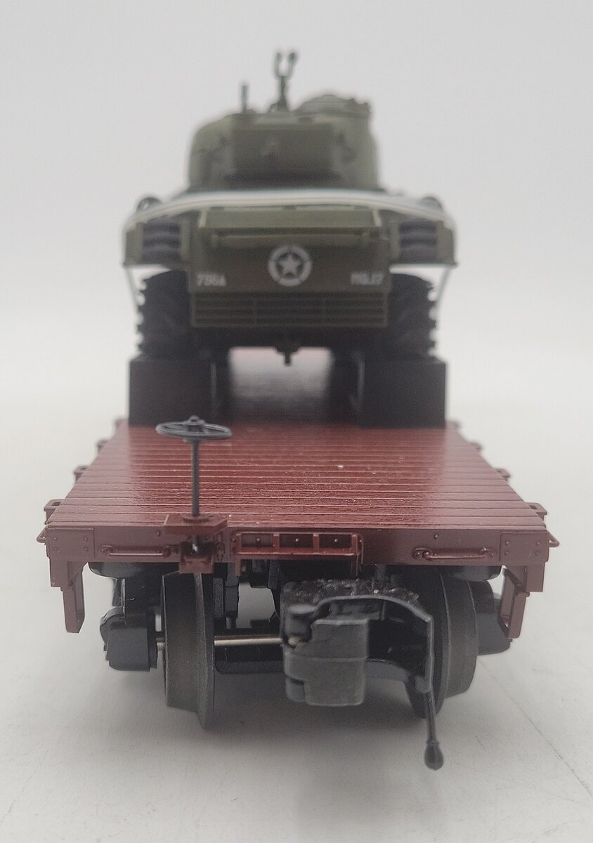 MTH 20-98741 NYC 50-TON 41' Wood Flat Car w/Sherman Tank EX/Box