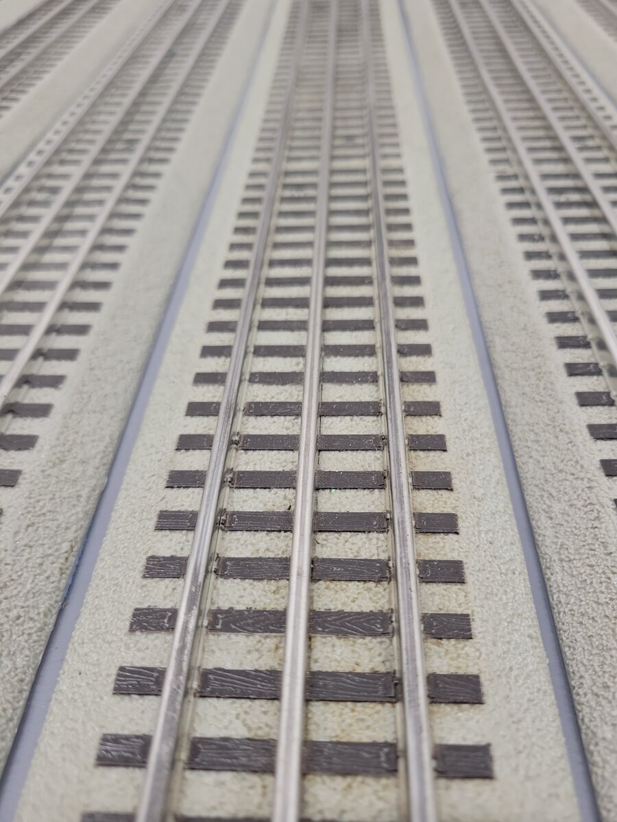 Lionel 6-12042 FasTrack 30" Straight Track (8) EX