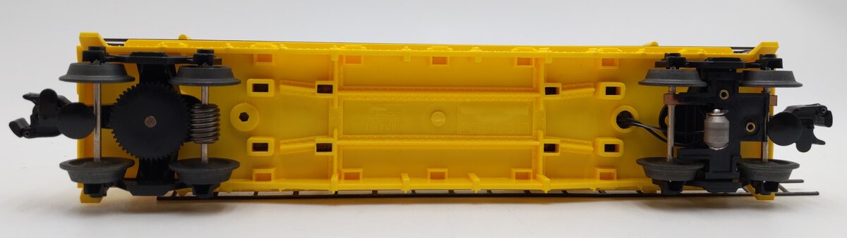 Lionel 6-16660 O Gauge Lionel Operating Fire Car With Ladders (Yellow) LN/Box