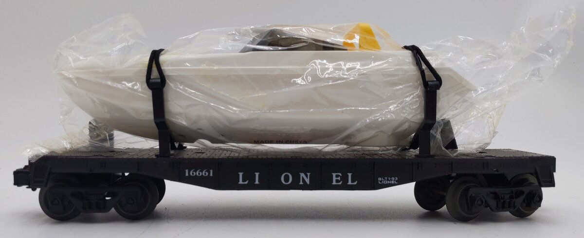 Lionel 6-16661 O Gauge Lionel Flatcar with Motorized Boat LN/Box