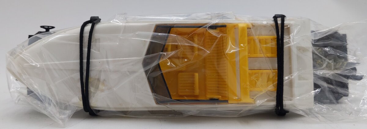 Lionel 6-16661 O Gauge Lionel Flatcar with Motorized Boat LN/Box
