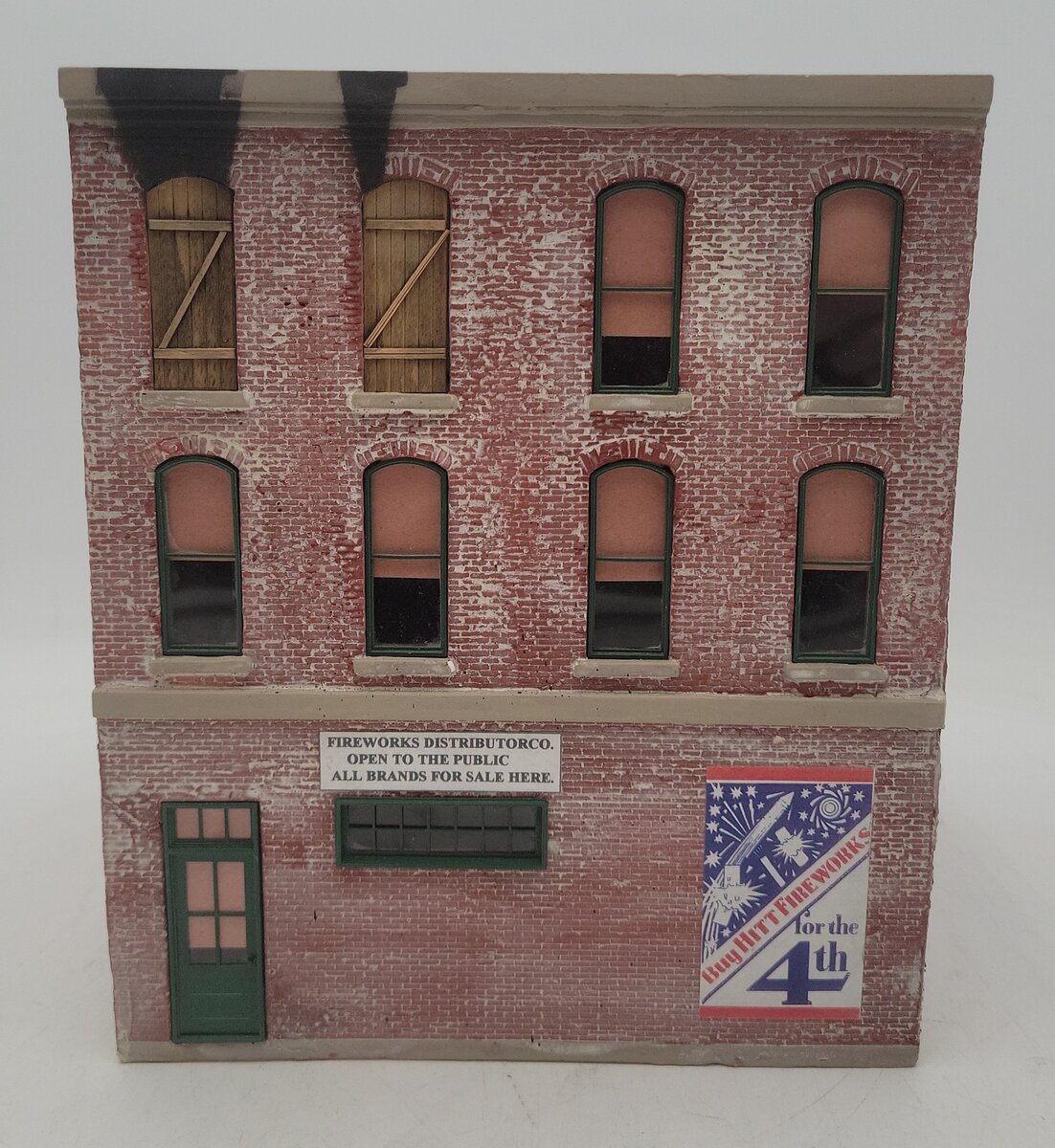 Downtown Deco DD1020 HO Scale Triumph Fireworks - Assembled & Painted EX