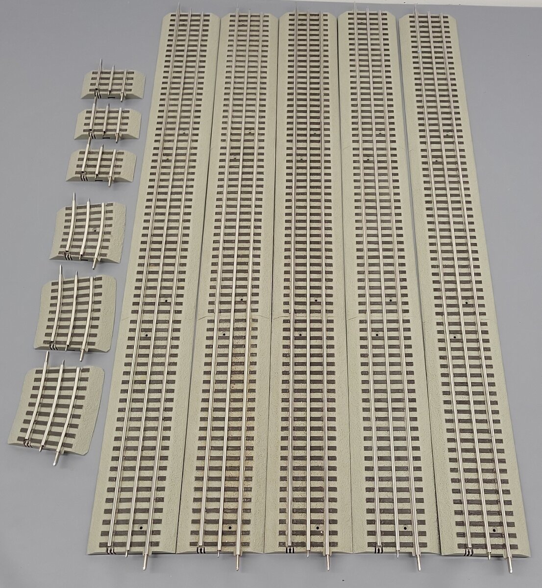 Lionel O Gauge FasTrack Assortment: 6-12042, 6-12023, 6-81662, 6-12026 [11] EX