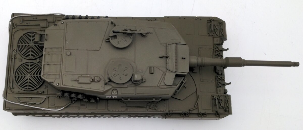 Minichamps 350011000 1:35 Scale Leopard 2 Tank EX