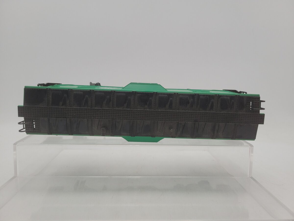 Lionel 6-9174 O New York Central P&E Bay Window Illuminated Caboose #9174 VG/Box