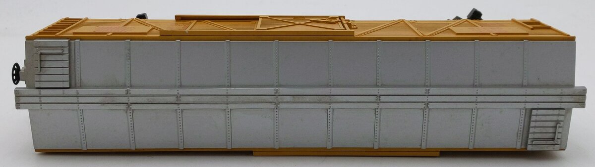 MTH 30-7107 O Gauge Union Pacific Yellow/Silver Stock Car #48216 EX