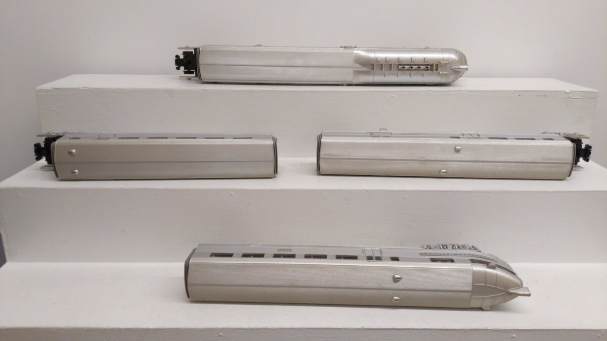 MTH 20-2543-1 Burlington Pioneer Zephyr O Gauge Diesel Passenger Set EX