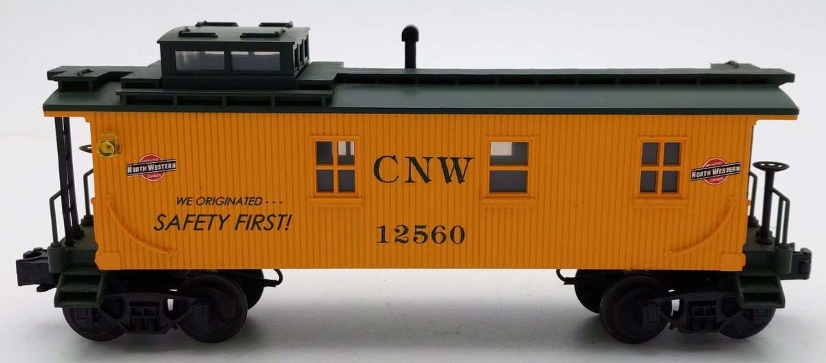 MTH 30-7707 O Gauge Chicago Northwestern Semi-Scale Caboose #12560 EX