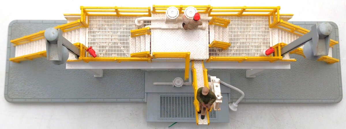 MTH 30-9117 O Gauge Columbia Oil Storage Station EX