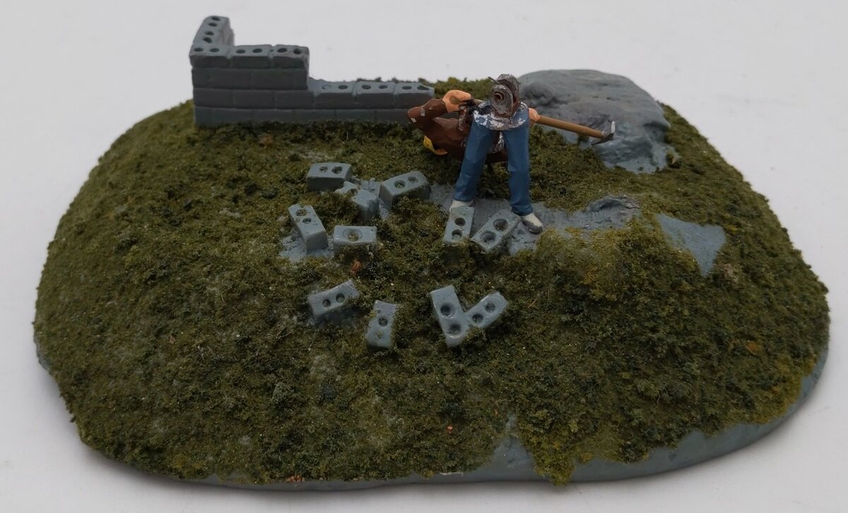 K-Line K42415 Figure w/ Sledgehammer-Construction Scene VG