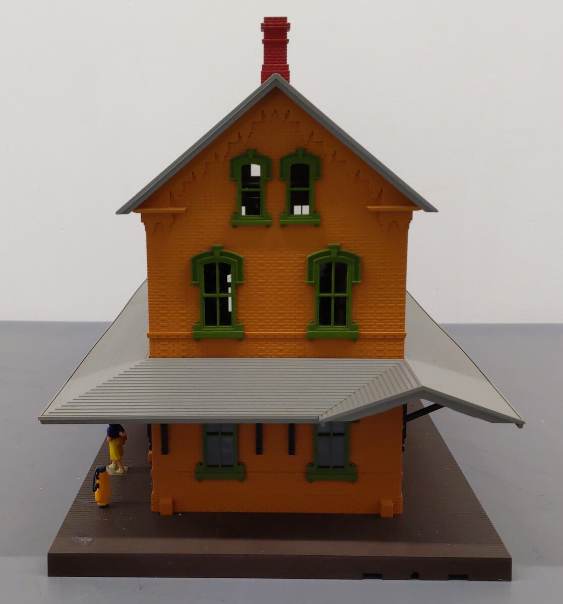 MTH 30-9005 O Gauge Passenger Station VG