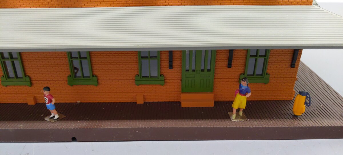 MTH 30-9005 O Gauge Passenger Station VG