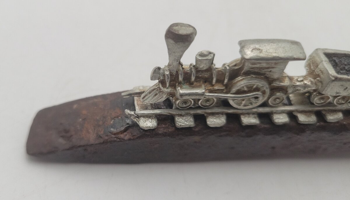 Real Alaskan Railroad Spike w/ Metal Steam Train VG