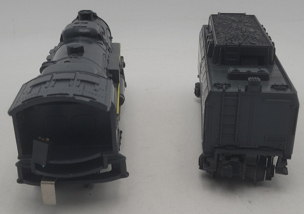 Lionel 6-8102 Union Pacific 4-4-2 Steam Locomotive with Tender EX